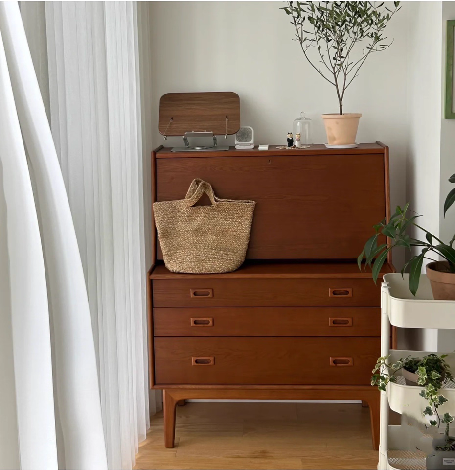 Prevon Solid wood sideboard