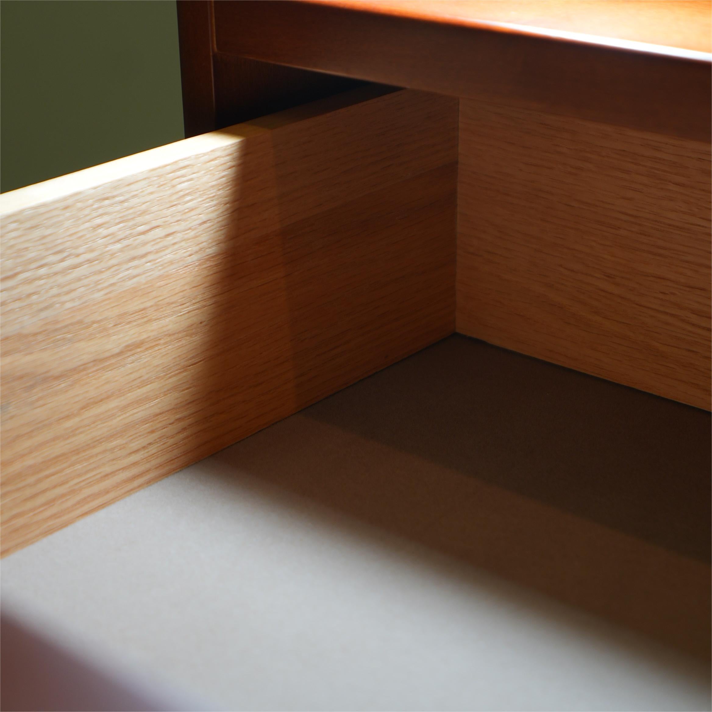 Calir 2pcs boxwood nightstands