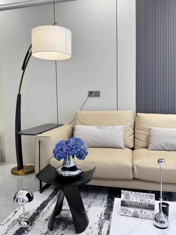 Icarus Modern floor lamp