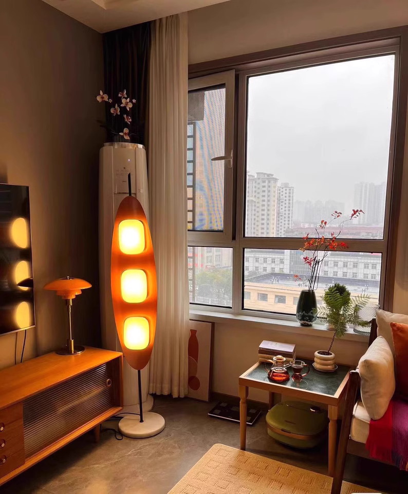 Arisar Reddish-brown spindle floor lamp