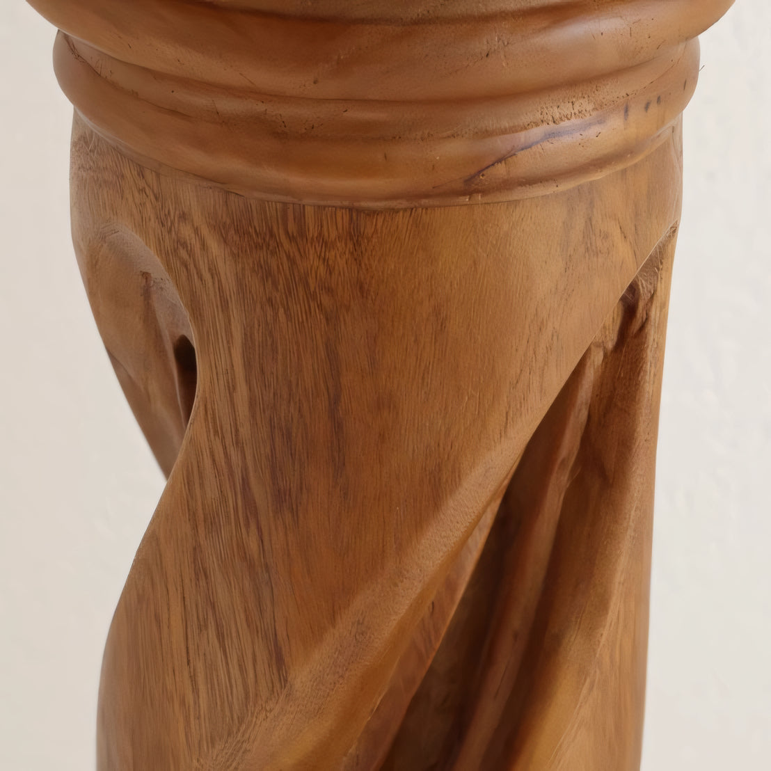 Zipres Floor-standing roman column