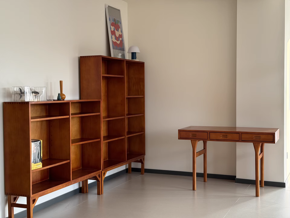 Umbrol_ Solid wood sideboard