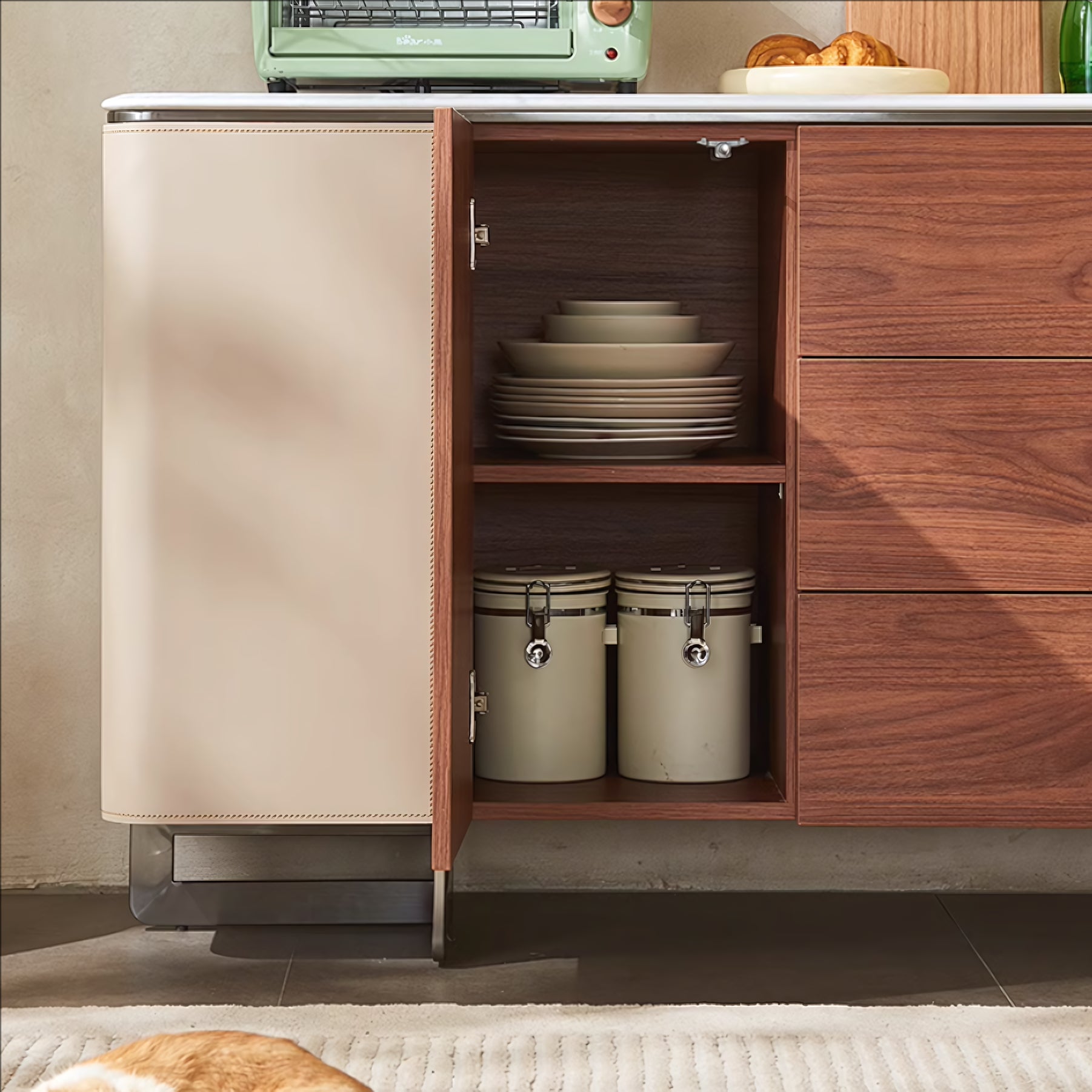 Jentor Leather solid wood sideboard