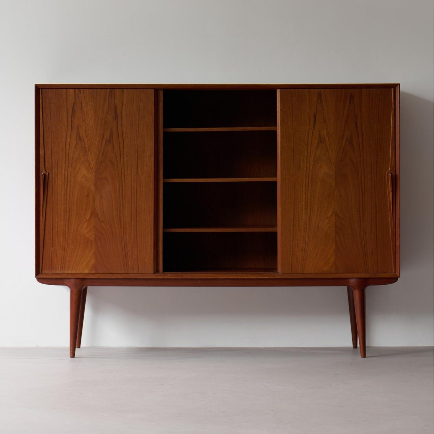 Drapol Solid wood sideboard