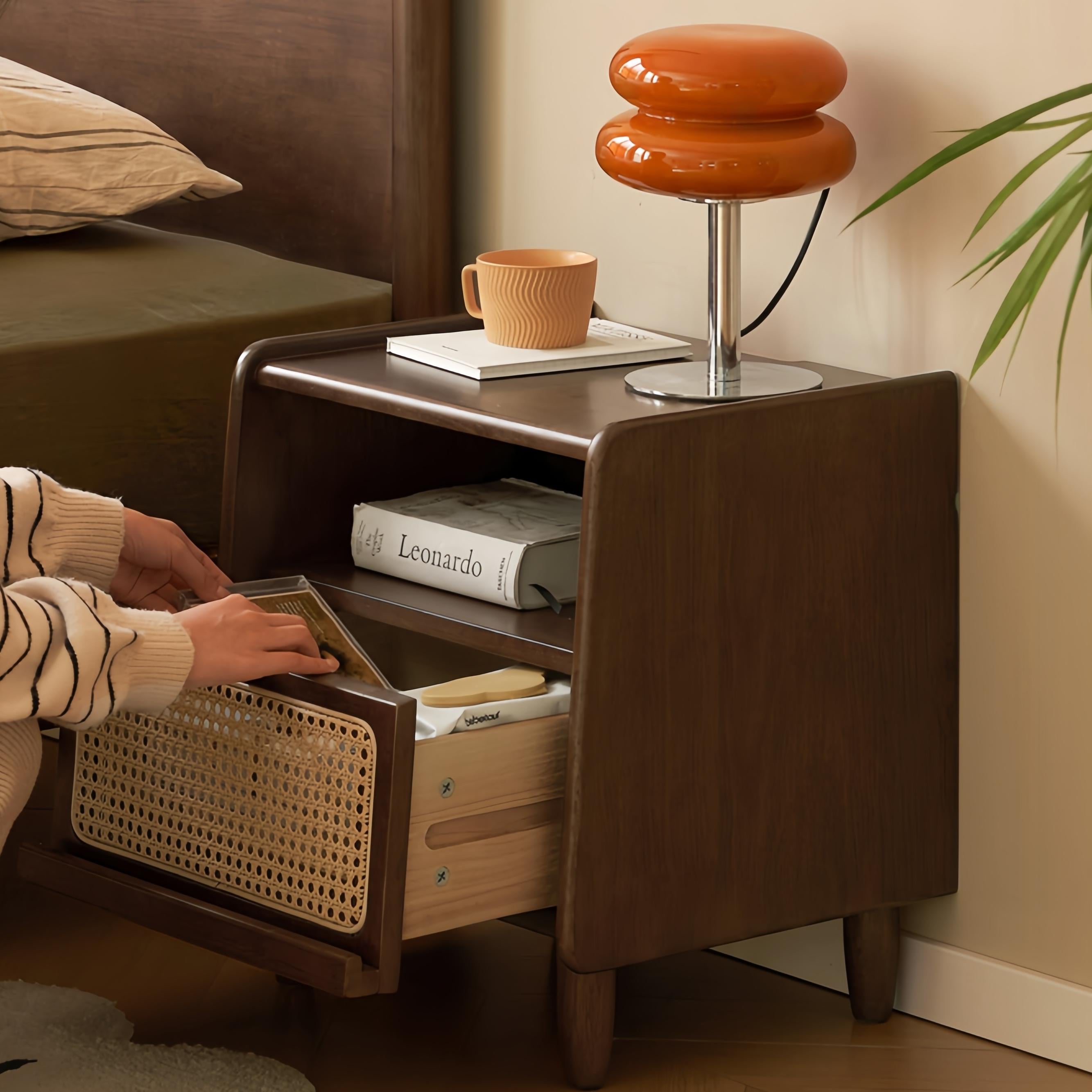 Levio 2pcs solid wood nightstands